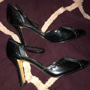 Size 6 Nine and co. Heels